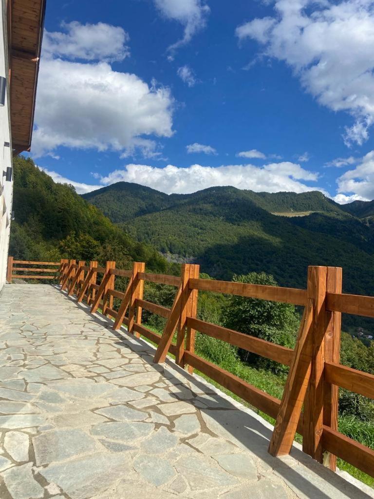 Zeneli Alpin Chalet Cerem Exterior foto